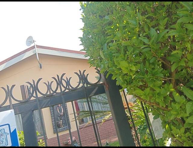 5 BEDROOM HOUSE FOR SALE IN DASPOORT